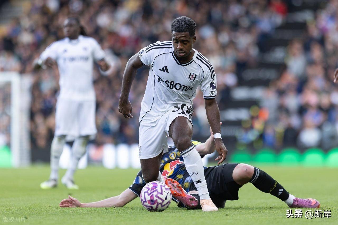 ag体育官网-夏洛特黄蜂训练开放日;今夜战术微调引欢呼;英超在即;医务组通报恢复