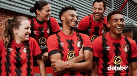 ag体育官网-夏洛特黄蜂训练开放日;今夜战术微调引欢呼;英超在即;医务组通报恢复